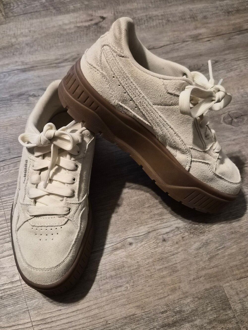 Puma Women's Karmen II Idol Sneakers Beige/Ivory Suede Women's Size 4.5 | EUC